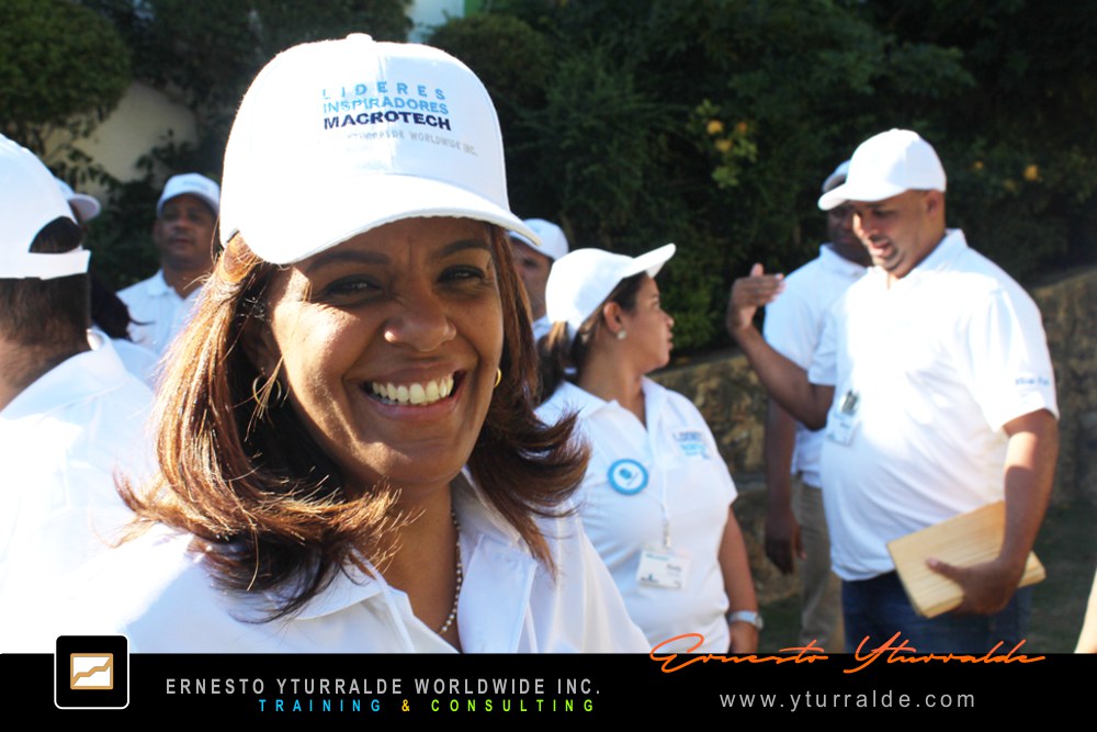 Team Building Corporativo LATAM | Cuerdas Bajas para fortalecer confianza y coordinación en el equipo